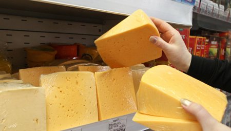 Как правильно выбрать качественный сыр