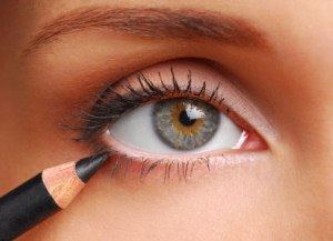 Как научиться красить глаза красиво?